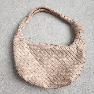 Elegant Tan Woven Women's Bag